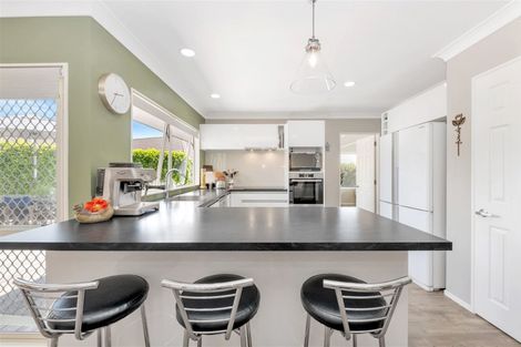 Photo of property in 11 Ballycullanie Place, Dannemora, Auckland, 2016