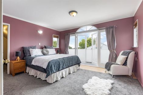 Photo of property in 86 Astley Avenue, New Lynn, Auckland, 0600