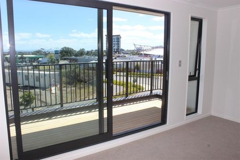 Photo of property in 3/1 Aperira Lane, Wiri, Auckland, 2104