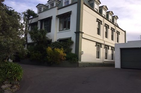 Photo of property in 16a Hadfield Terrace, Kelburn, Wellington, 6012