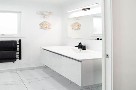 Photo of property in 1/18 Crosby Road, West Harbour, Auckland, 0618