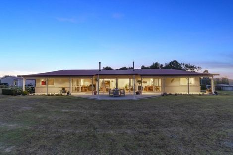 Photo of property in 135c Hutchinson Road, Helensville, 0875