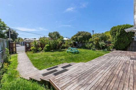 Photo of property in 44 Taupata Street, Redcliffs, Christchurch, 8081