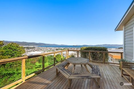 Photo of property in 10 Chestnut Grove, Maungaraki, Lower Hutt, 5010