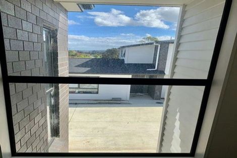 Photo of property in 98 Cardiff Road, Pakuranga, Auckland, 2010