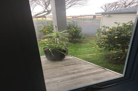 Photo of property in 16 Freyberg Street, Roslyn, Palmerston North, 4414