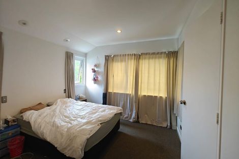Photo of property in 31 Mandeville Place, Unsworth Heights, Auckland, 0632