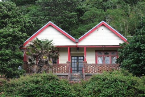 Photo of property in 168 Derwent Street, Island Bay, Wellington, 6023