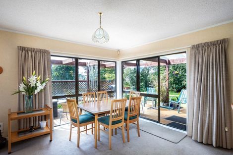 Photo of property in 2 Byron Place, Whalers Gate, New Plymouth, 4310