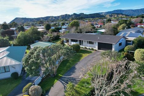 Photo of property in 34 Oriwa Crescent, Otaki, 5512