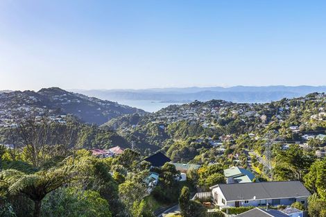 Photo of property in 9 Oldham Way, Crofton Downs, Wellington, 6035