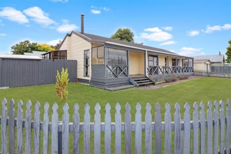 Photo of property in 12 Gregg Street, Dannevirke, 4930