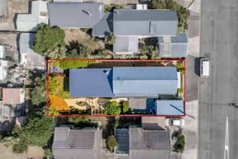 Photo of property in 16 Oriental Street, Petone, Lower Hutt, 5012