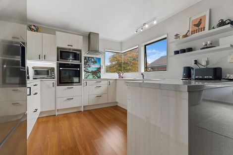 Photo of property in 58a Aquarius Drive, Kawaha Point, Rotorua, 3010