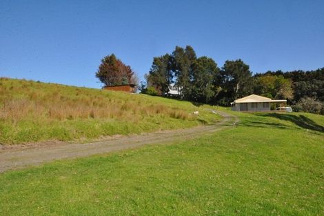 Photo of property in 1742 South Head Road, South Head, Helensville, 0874
