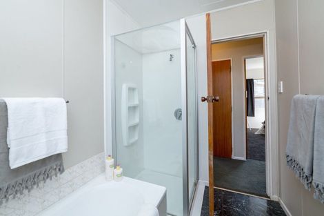 Photo of property in 20 Fisher Place, Carterton, 5713