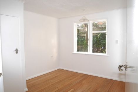 Photo of property in 122 Matai Road, Raumati South, Paraparaumu, 5032