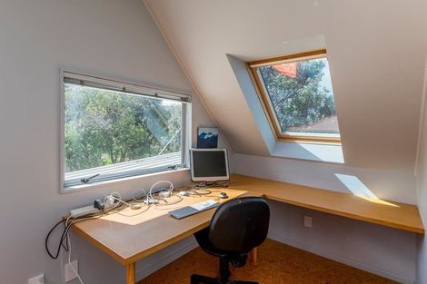 Photo of property in 17 Hughes Street, Waikanae Beach, Waikanae, 5036