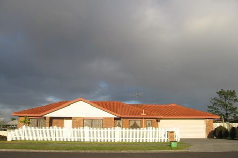 Photo of property in 165 Burswood Drive, Burswood, Auckland, 2013