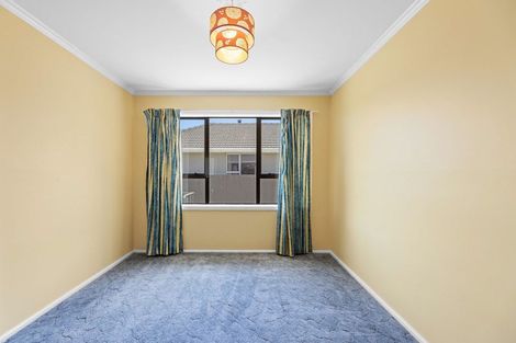 Photo of property in 12 Fairmont Place, Hornby, Christchurch, 8042