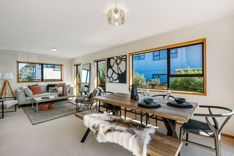 Photo of property in 2/12 East Coast Road, Milford, Auckland, 0620