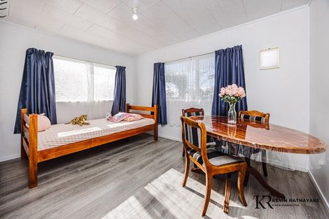 Photo of property in 2/62 Redcrest Avenue, Red Hill, Papakura, 2110