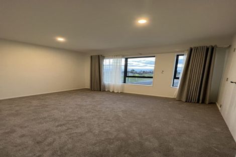 Photo of property in 2 Peara Lane, Karaka, Papakura, 2113