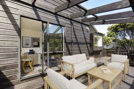 Photo of property in 113 Houghton Bay Road, Houghton Bay, Wellington, 6023