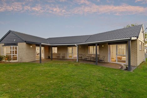 Photo of property in 32 Kirsten Place, Parklands, Christchurch, 8083