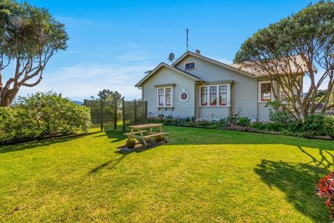 Photo of property in 69 Tilley Road, Paekakariki, 5034