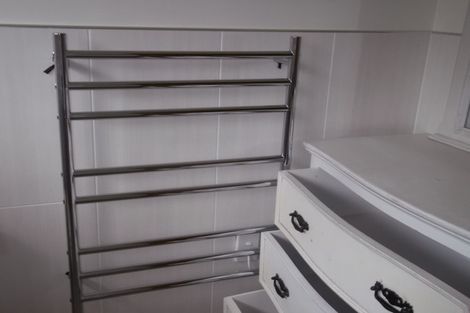 Photo of property in 31 Wyoming Avenue, Murrays Bay, Auckland, 0630