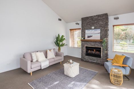 Photo of property in 2 Fairway Oaks Drive, Waikanae Beach, Waikanae, 5036