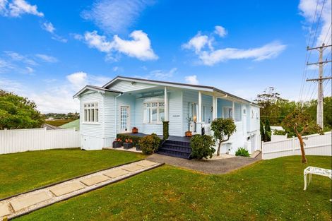 Photo of property in 1/2 Merwood Lane, Devonport, Auckland, 0624