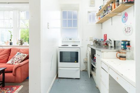 Photo of property in 76a Kelburn Parade, Kelburn, Wellington, 6012