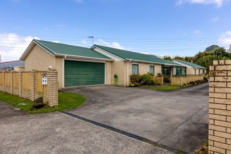 Photo of property in 3a Simons Street, Moturoa, New Plymouth, 4310