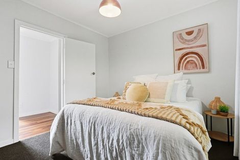 Photo of property in 16 Manor Drive, Stokes Valley, Lower Hutt, 5019