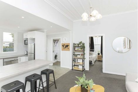 Photo of property in 43 Disraeli Street, Gisborne, 4010