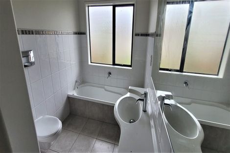 Photo of property in 33 Golden Sands Drive, Papamoa Beach, Papamoa, 3118