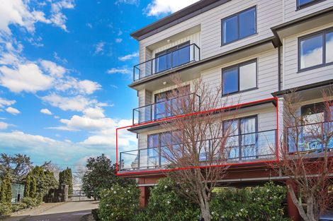 Photo of property in 68 Mountain Road, Henderson Valley, Auckland, 0612