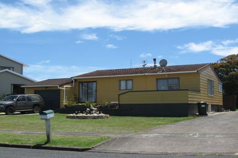 Photo of property in 17 Taihiki Road, Clarks Beach, 2122