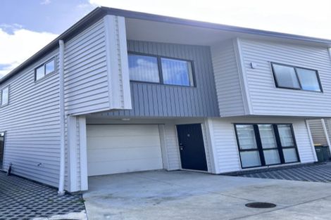 Photo of property in 116a Cascades Road, Pakuranga Heights, Auckland, 2010