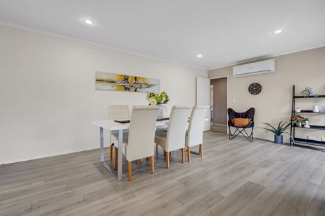 Photo of property in 27 Richfield Crescent, Westgate, Auckland, 0614