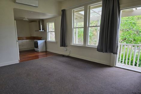 Photo of property in 35 Lawrence Street, Newtown, Wellington, 6021
