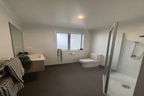 Photo of property in 2/12 Bostonkip Crescent, Fitzroy, Hamilton, 3282