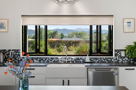 Photo of property in 96b Kent Street, Carterton, 5713