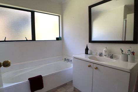 Photo of property in 106 Glen Road, Ranui, Auckland, 0612