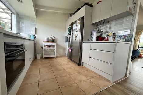 Photo of property in 3a Universal Drive, Henderson, Auckland, 0610