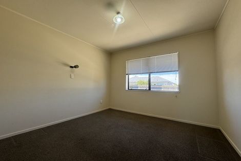 Photo of property in 2/177 Main Rd Clive, Clive, 4102
