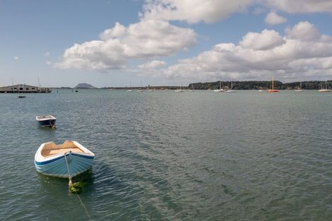 Photo of property in 21 Omokoroa Road, Omokoroa, 3114