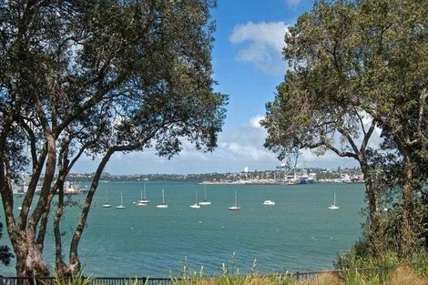 Photo of property in 25a Stanley Point Road, Stanley Point, Auckland, 0624
